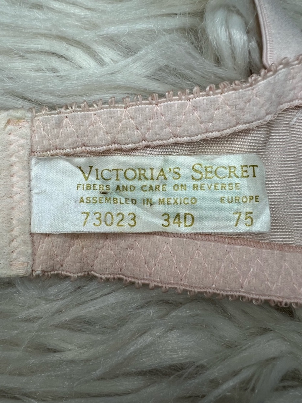 Victoria's Secret Pale Pink Satin & Sheer Embroidered Underwire Bra - Picture 4 of 6